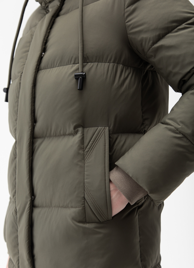 Женский пуховик с капюшоном  модель № 28407 универмаг малина