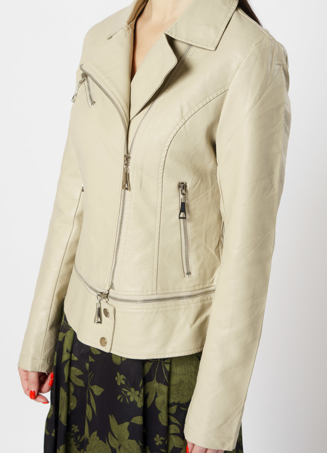 Куртка из эко кожи бежевого цвета модель № 20629 универмаг малина