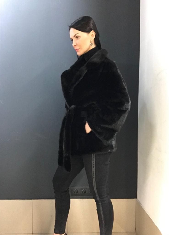 Укороченная норковая шуба в черном цвете модель № S-758 в кредит
