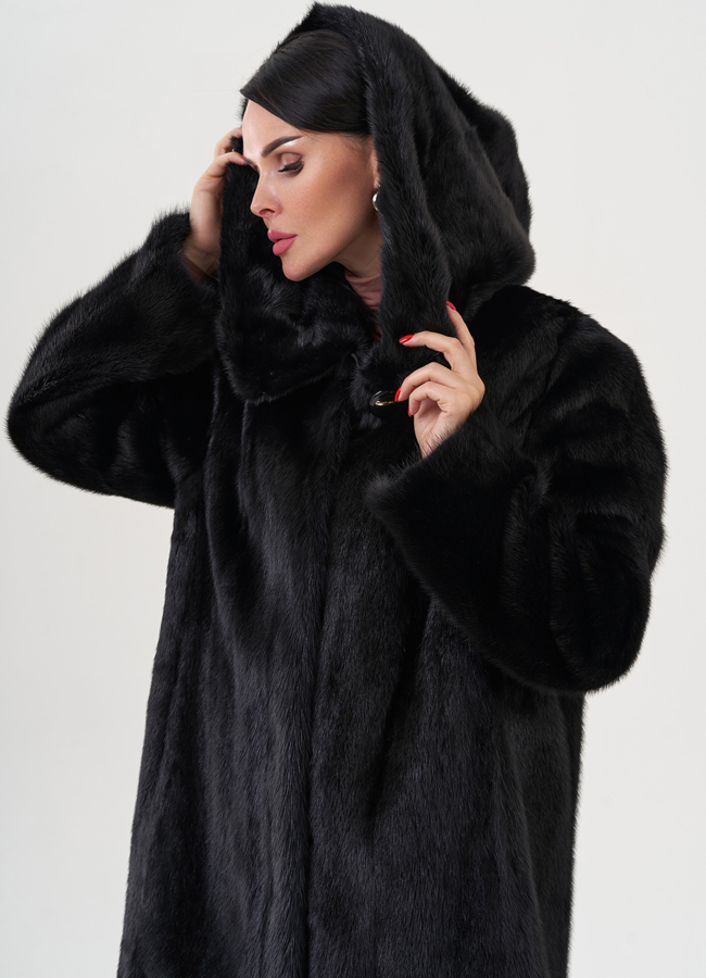 Шуба из норки с капюшоном модель № 24732 в рассрочку