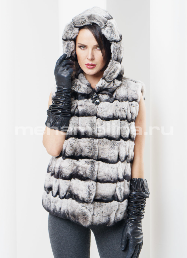 Меховой жилет с капюшоном 