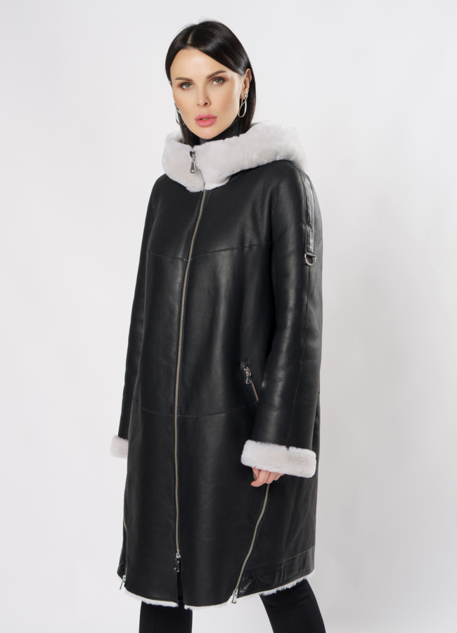 Дубленка черного цвета на молнии с капюшоном модель № 22192 в кредит
