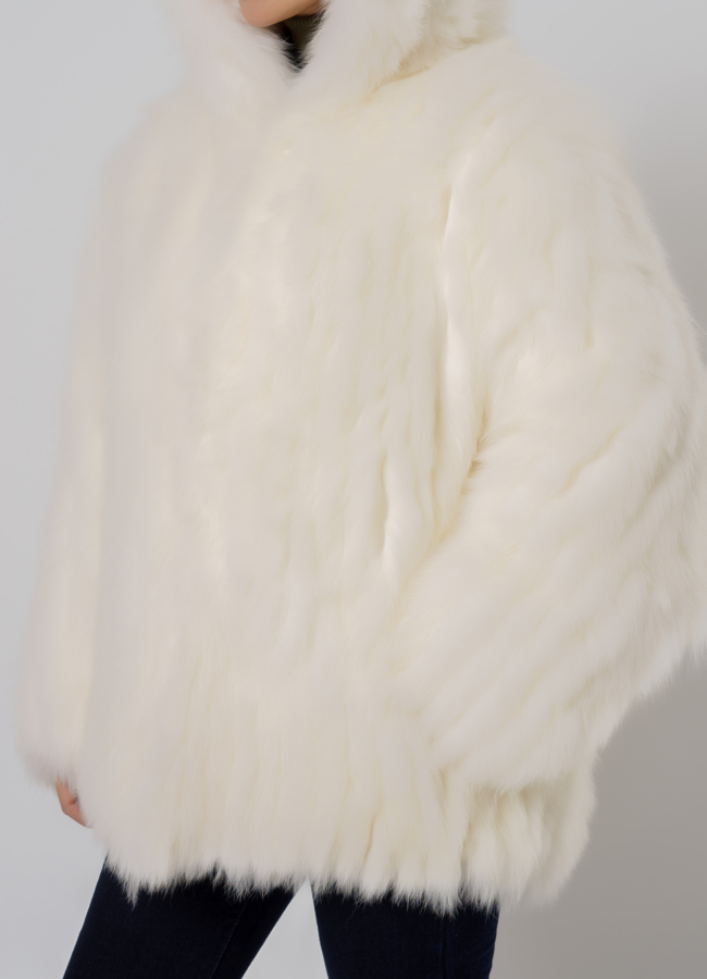 Шуба из песца в белом цвете модель № 21563 в кредит