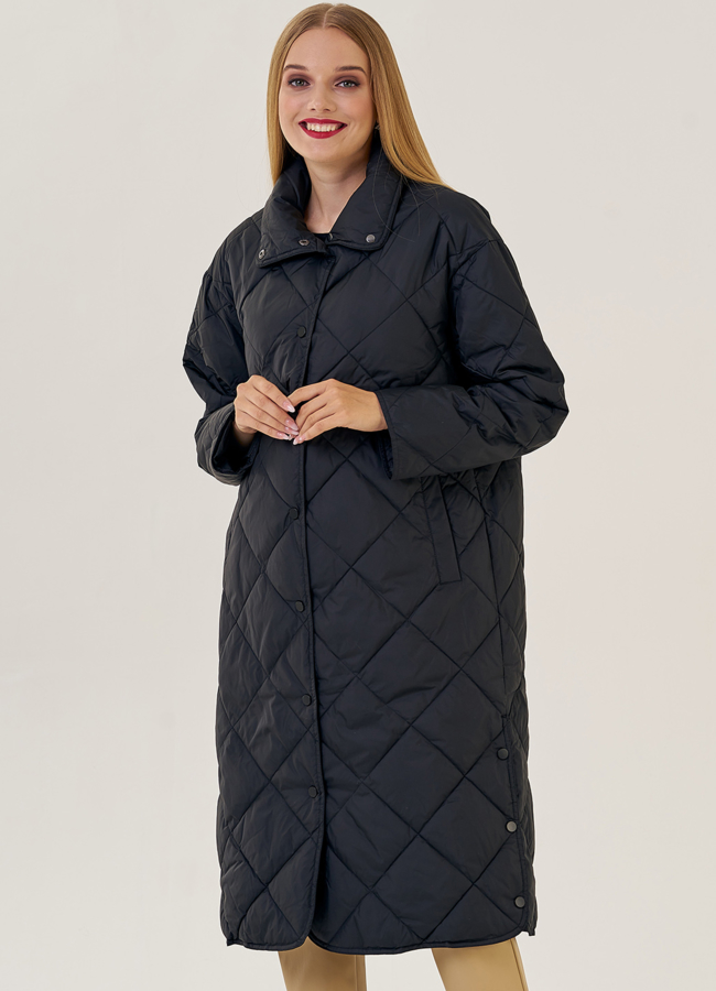 Пуховик женский со стойкой черного цвета  модель № 23199 меха малина