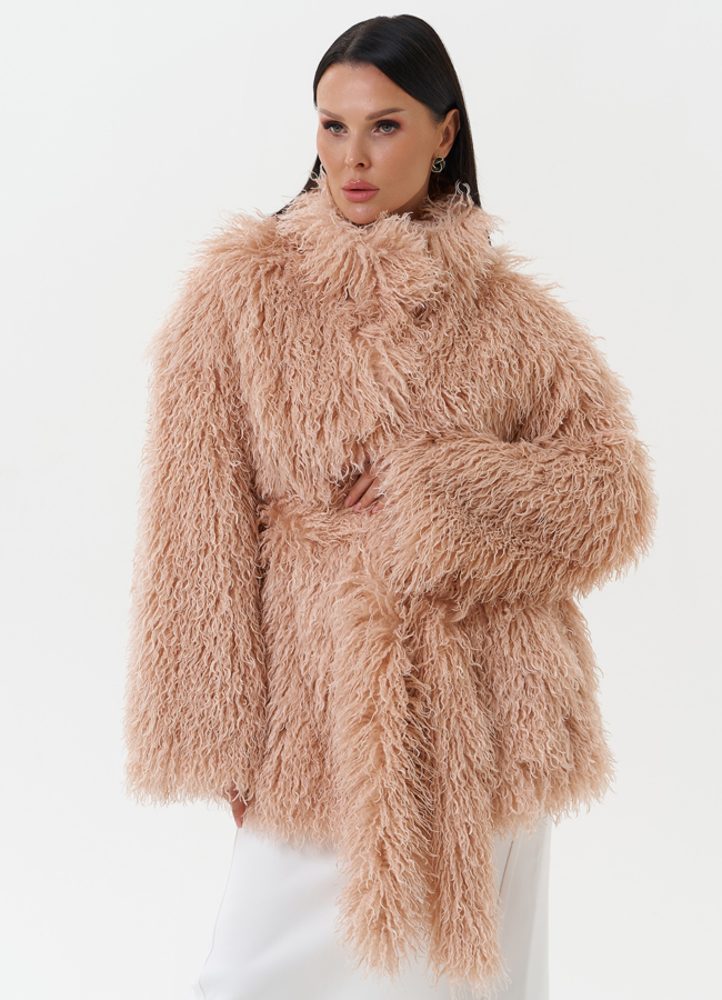 Женская шуба под эко ламу в светлом оттенке модель № 1363 меха малина