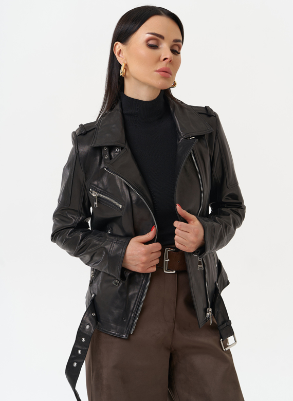 Женская куртка - косуха черного цвета 