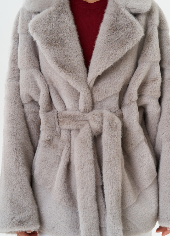 Короткая шуба из эко меха с поясом модель № 27714 универмаг малина