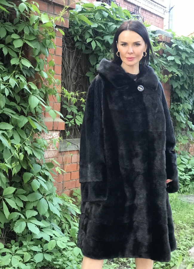Норковая шуба в черном цвете  модель № 8010 меха малина