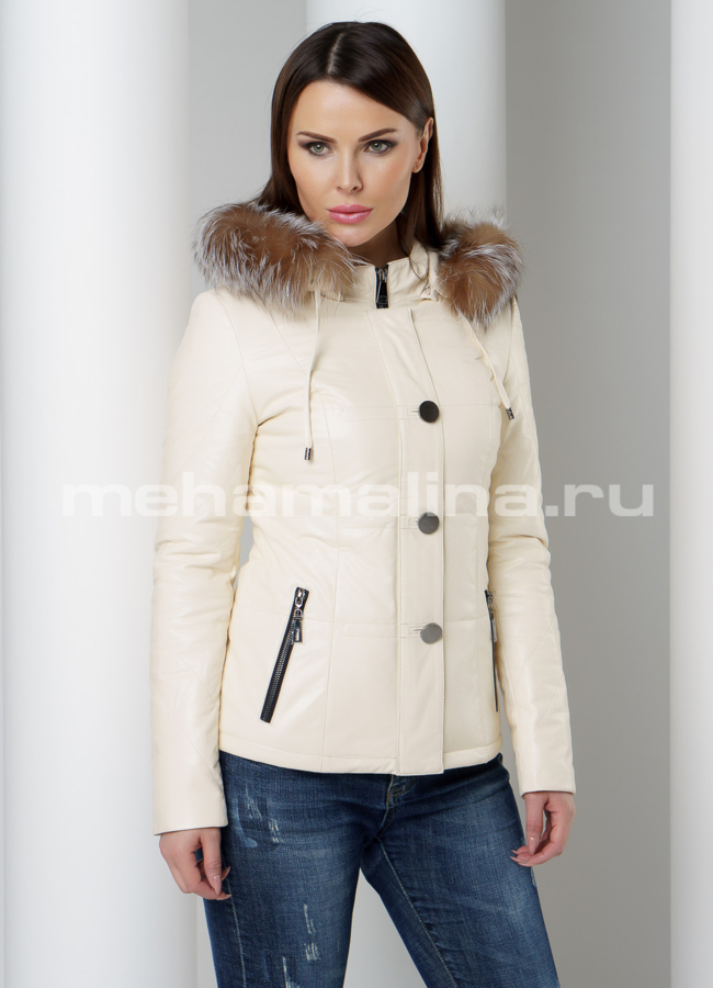 Бежевая куртка модель № 7917 меха малина