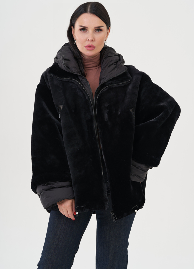 Куртка черного цвета с капюшоном модель № 24945 в кредит