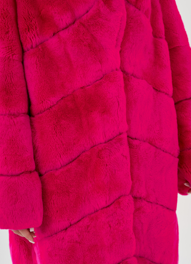 Удлиненная женская шуба из кролика в цвете фуксия модель № 81858 в рассрочку