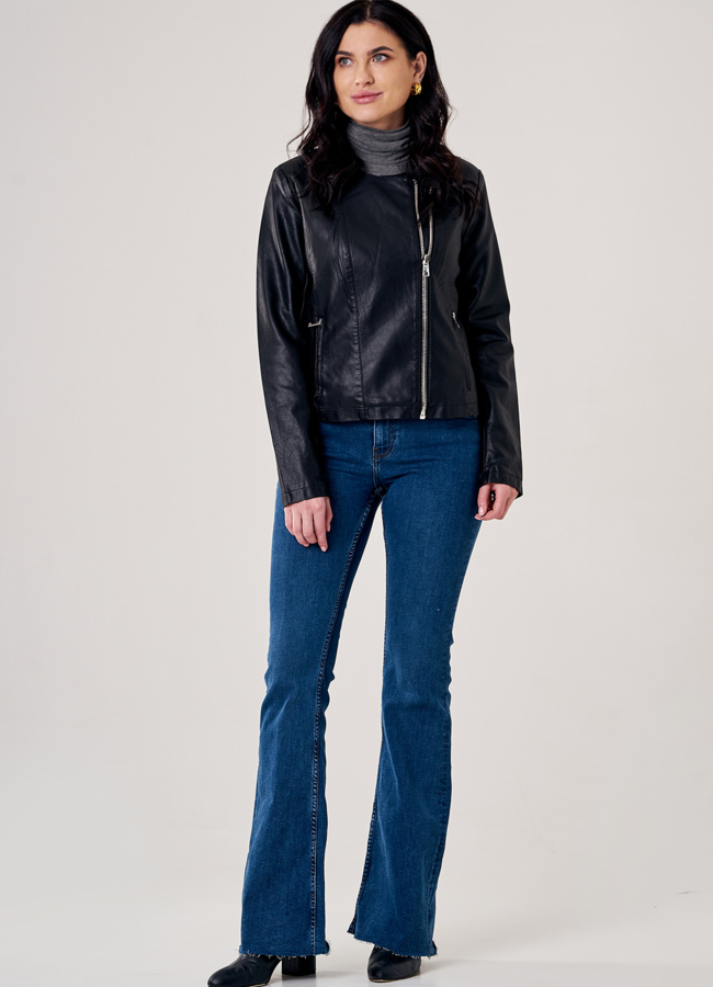 фото Куртка из эко кожи черного цвета модель № T4F W9905