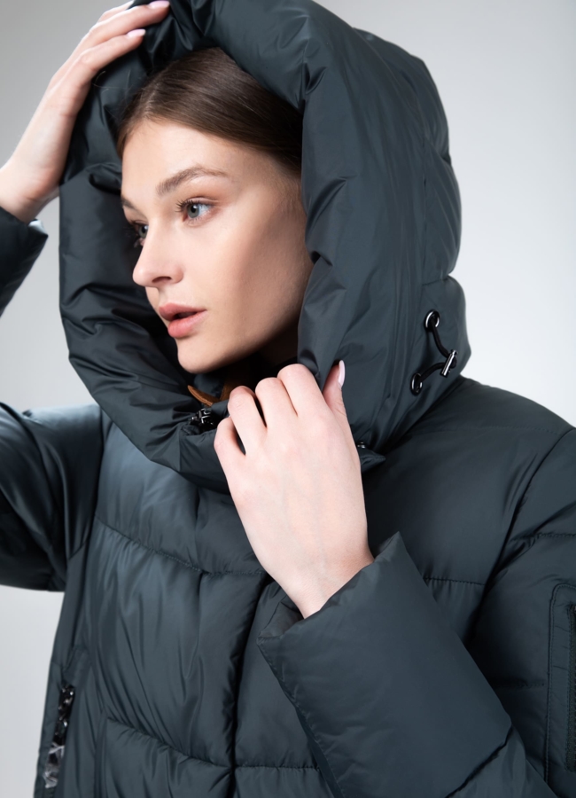 Пуховик женский с капюшоном  модель № 25798 универмаг малина