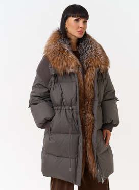 Женский пуховик с отделкой из меха лисы Женский пуховик с отделкой из меха лисы