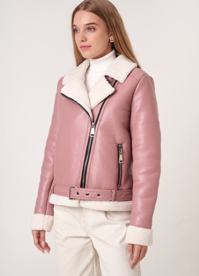 Укороченная дубленка с отделкой из белого меха модель № 2091 меха малина