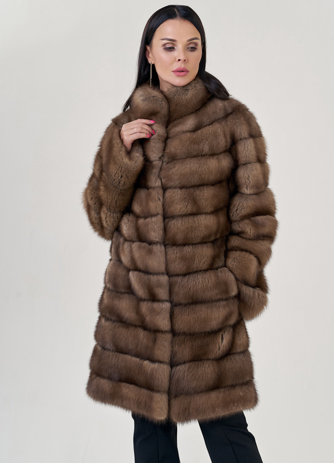 Шуба из куницы с воротником стойкой модель № 78935 универмаг малина