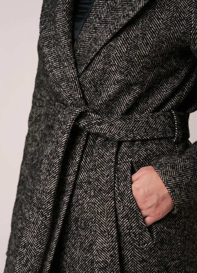 фото Пальто с отделкой из текстиля модель № 434