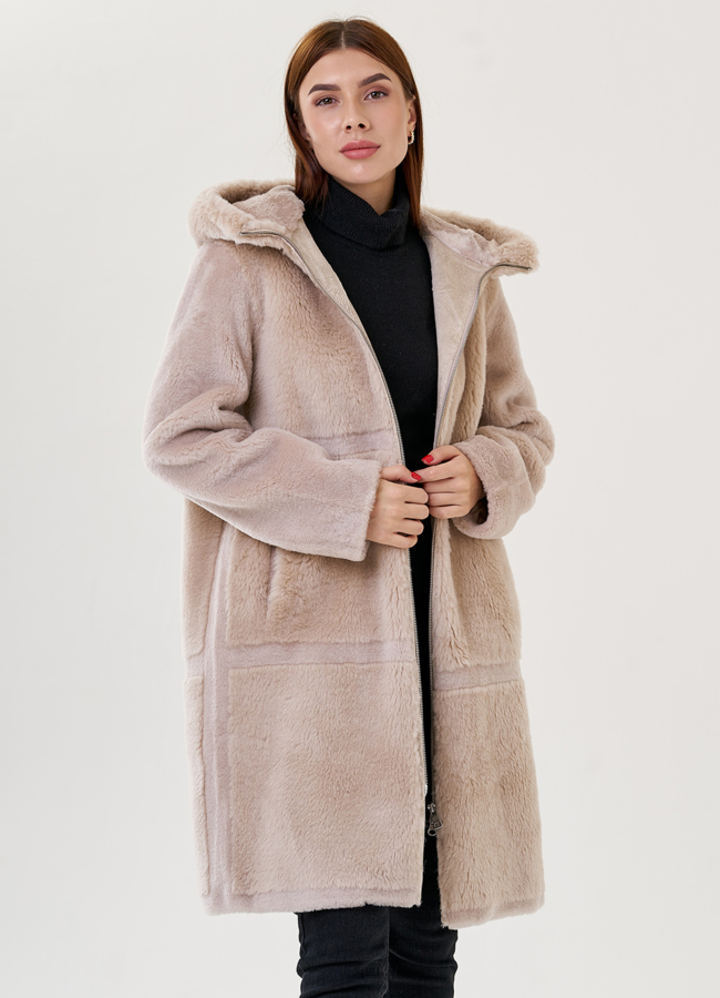 Пальто из эко меха с капюшоном модель № 79319 универмаг малина