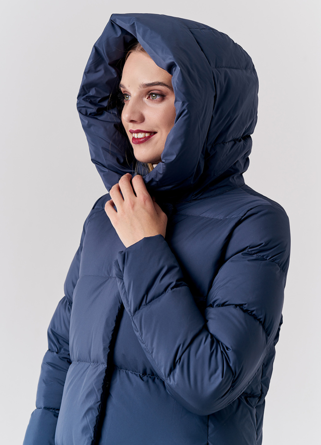 Женский пуховик синего цвета цвета с капюшоном модель № 21894 универмаг малина