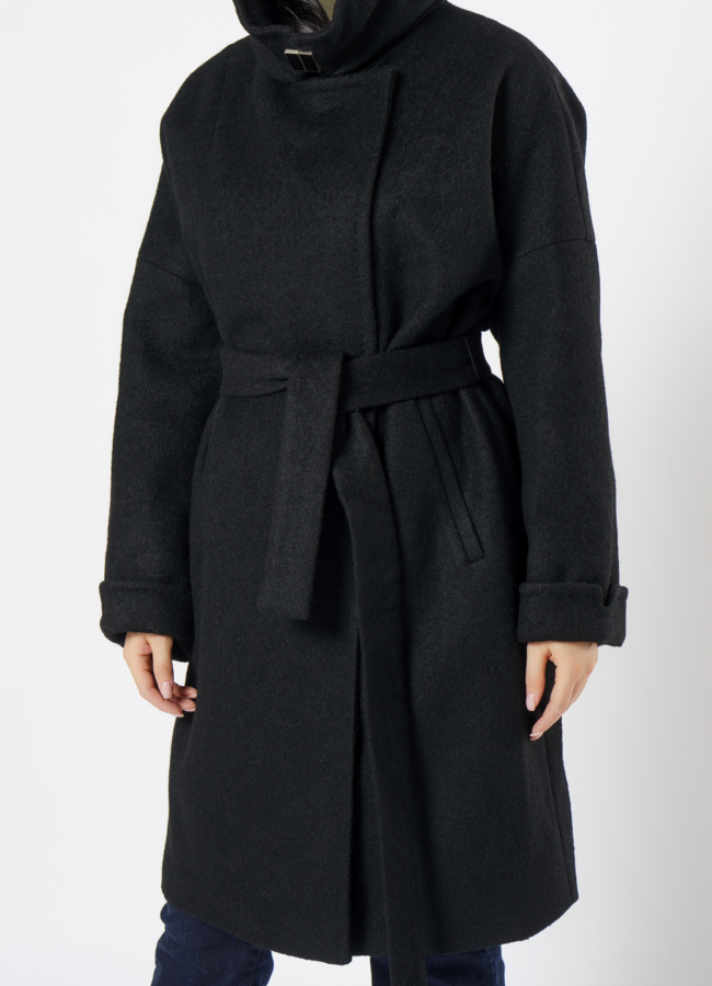 Полупальто женское в черном цвете с капюшоном модель № 21542 универмаг малина