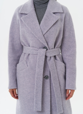 Женское пальто с английским воротником