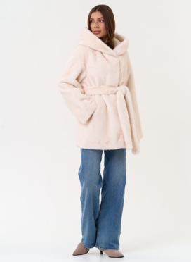 Женская шуба из эко меха с капюшоном Женская шуба из эко меха с капюшоном