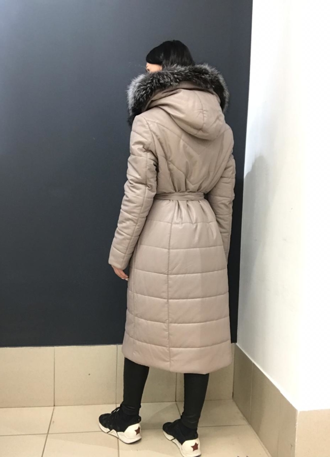 фото Светлый пуховик с капюшоном их эко кожи  модель № 6161