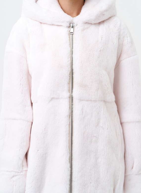 Шуба из меха кролика с капюшоном