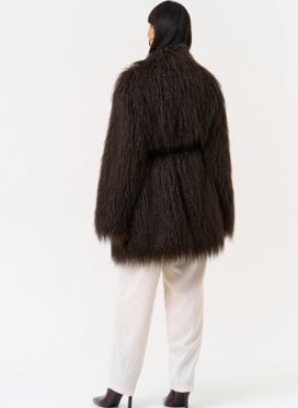 Женская шуба из эко меха коричневого цвета Женская шуба из эко меха коричневого цвета