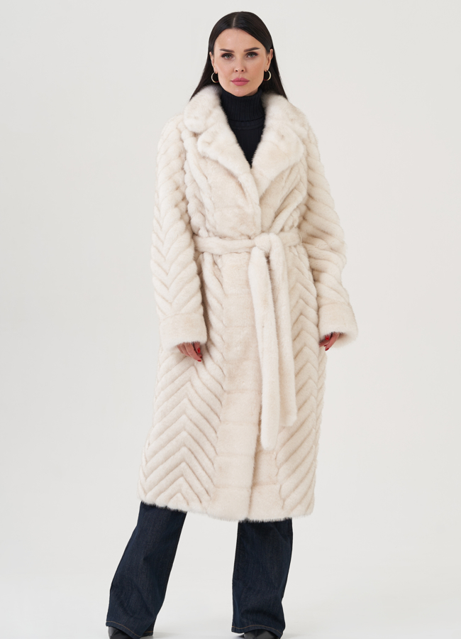 Пальто бежевого цвета из эко меха модель № 24915 меха малина