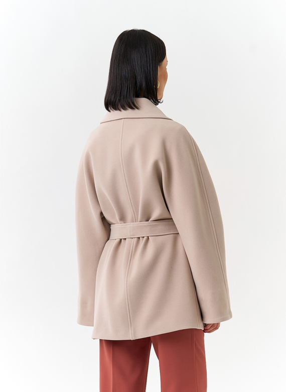 Женское укороченное пальто с английским воротником