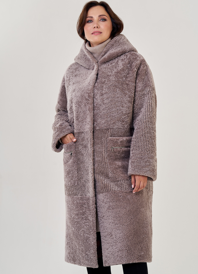Шуба из овчины в сером цвете с капюшоном модель № 23212 в рассрочку
