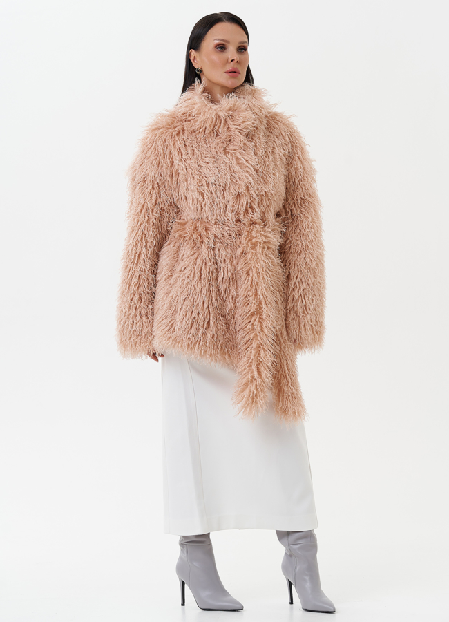 фото Женская шуба под эко ламу в светлом оттенке модель № 1363