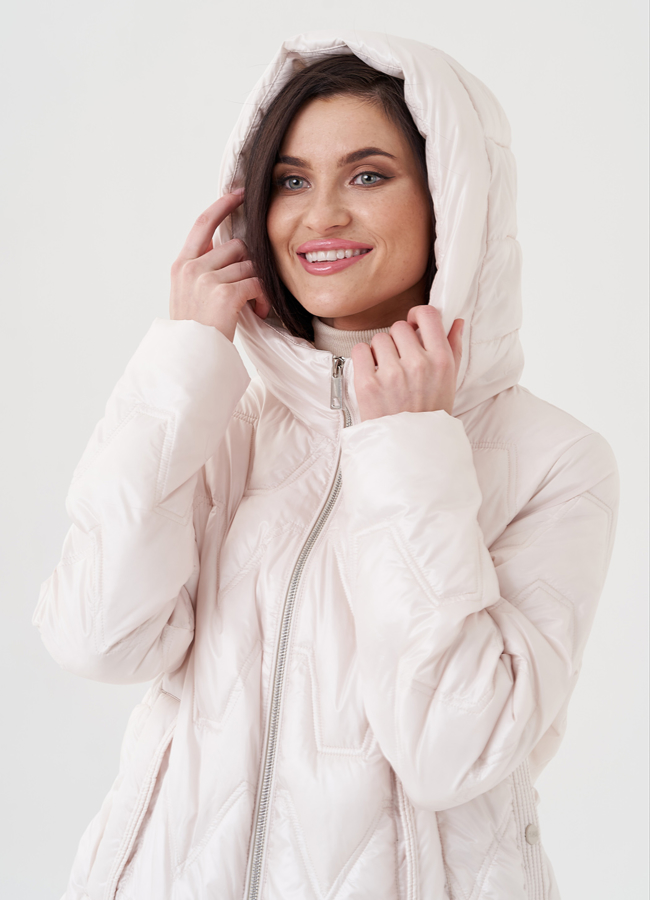 Куртка демисезонная с капюшоном модель № 3608 универмаг малина