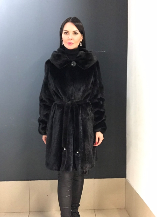 Норковая шуба с капюшоном и поясом черного цвета модель № 0809 меха малина