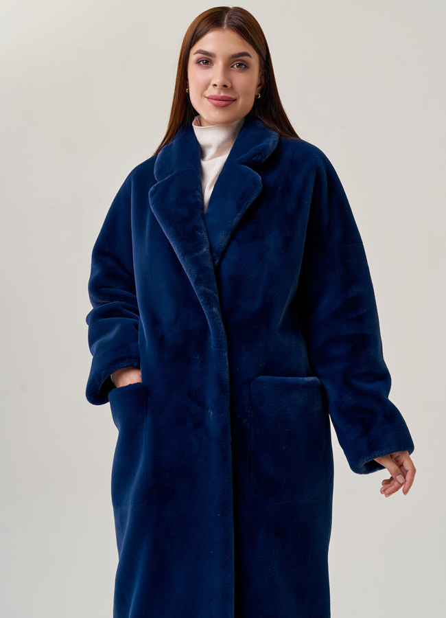 Длинное пальто из искусственного меха с английским воротником модель № 23189 универмаг малина