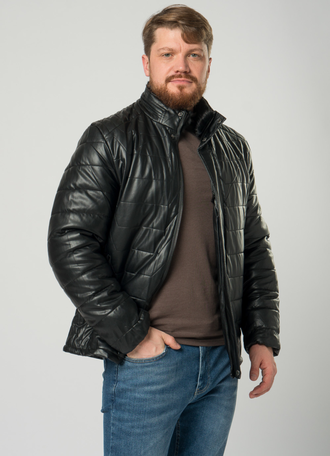 Мужской пуховик из эко кожи черного цвета модель № 21942 в рассрочку