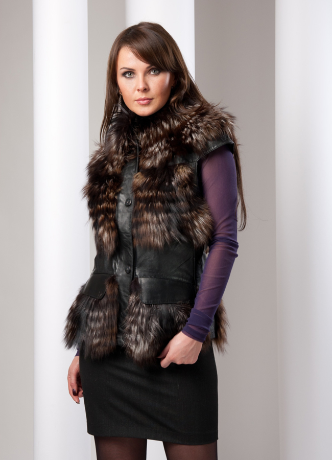 Меховая жилетка модель № M-10 меха малина