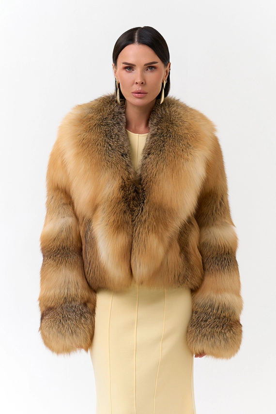 Укороченная шуба из меха рыжей лисы фото