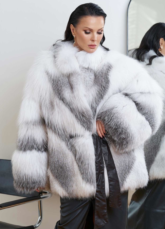 Шуба из меха лисы с поясом модель № 28814 меха малина