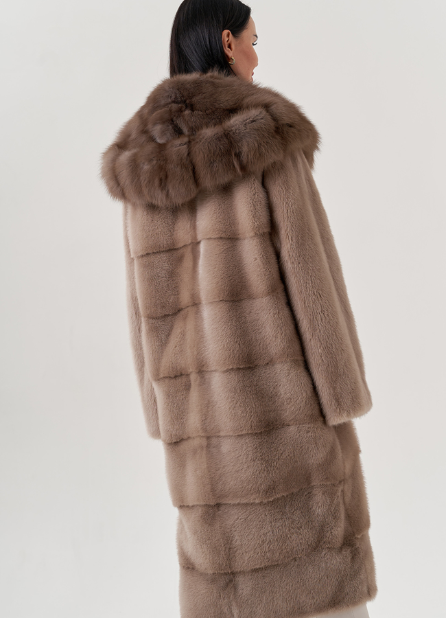 Шуба норковая с капюшоном из куницы модель № 78768 универмаг малина