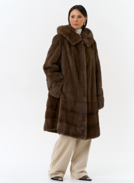 Шуба из меха норки с капюшоном