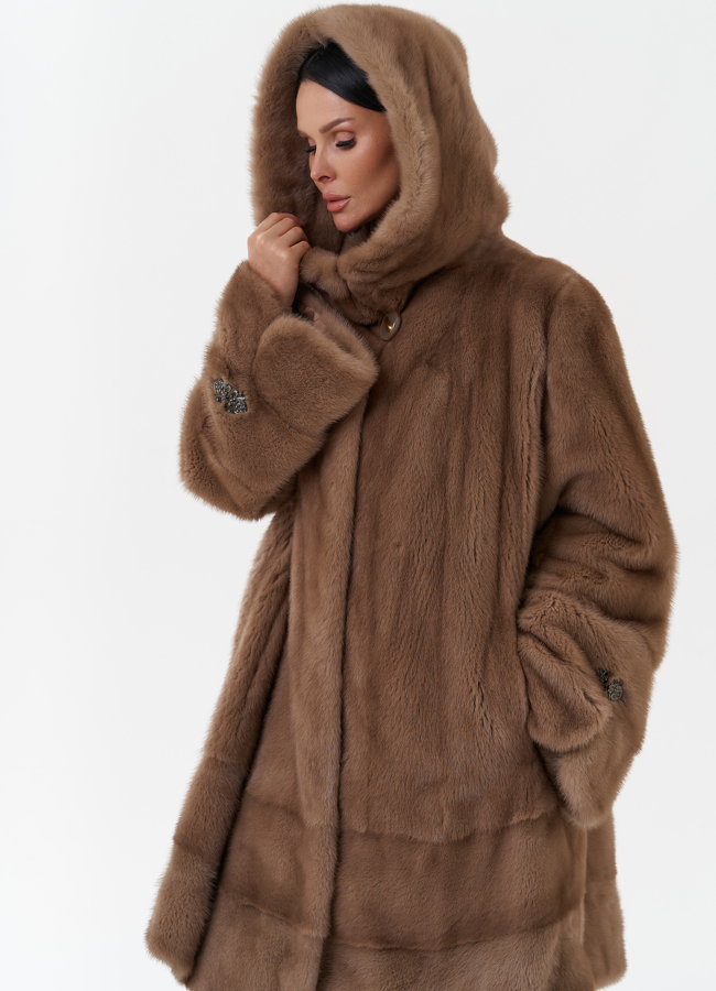 Шуба из скандинавской норки с капюшоном модель № 27595 универмаг малина