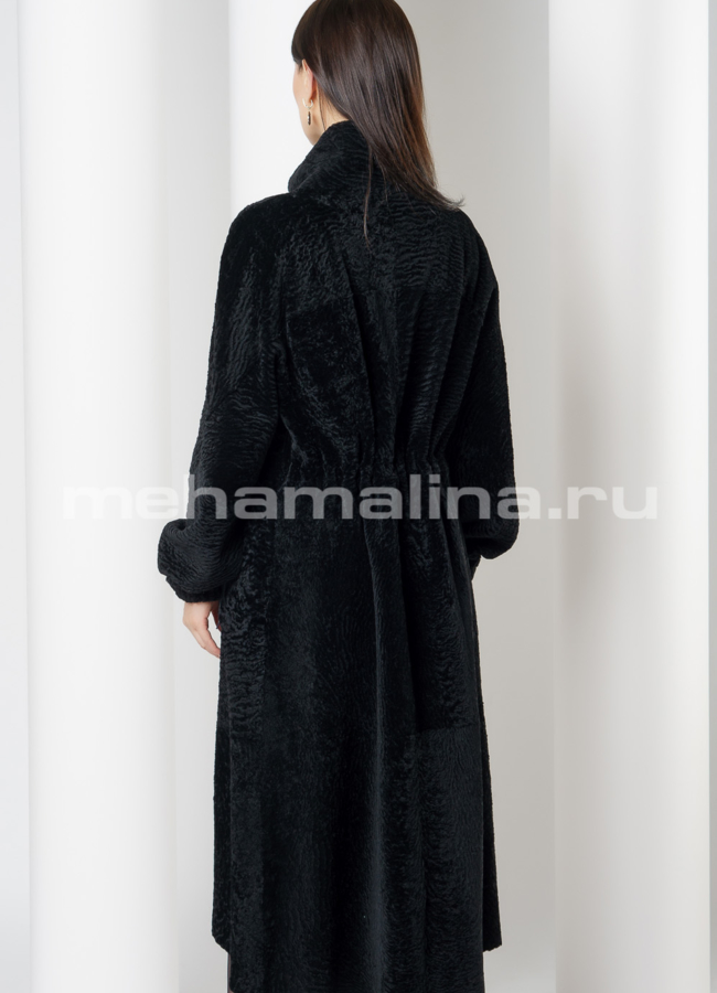 фото Дубленка черного цвета на молнии с воротником стойка  модель № 7879