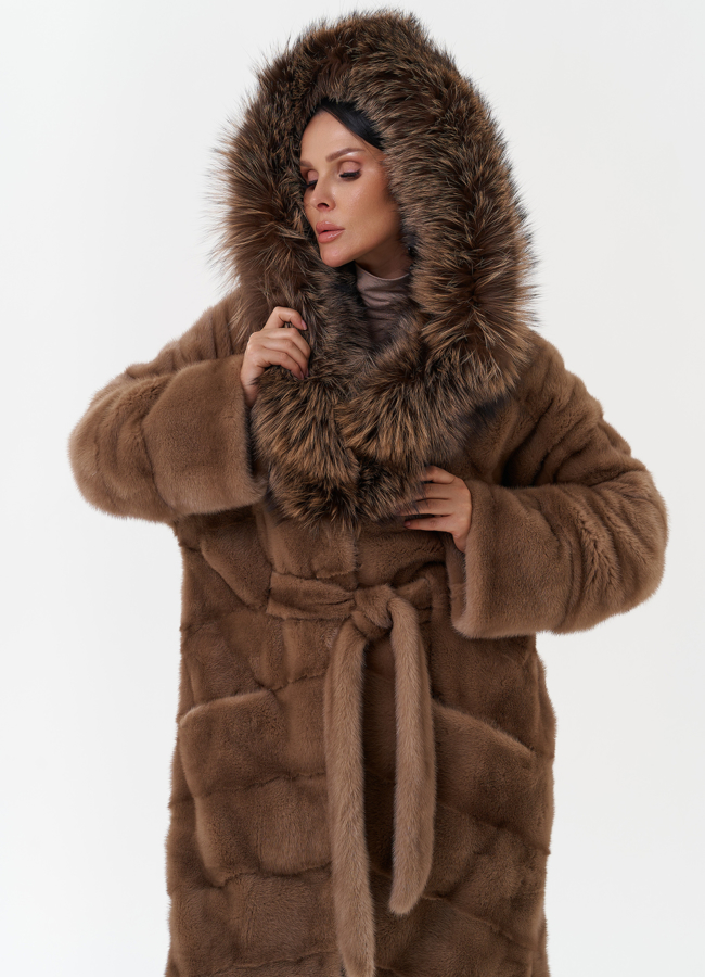 Женская норковая шуба с капюшоном из чернобурки модель № 27638 в рассрочку