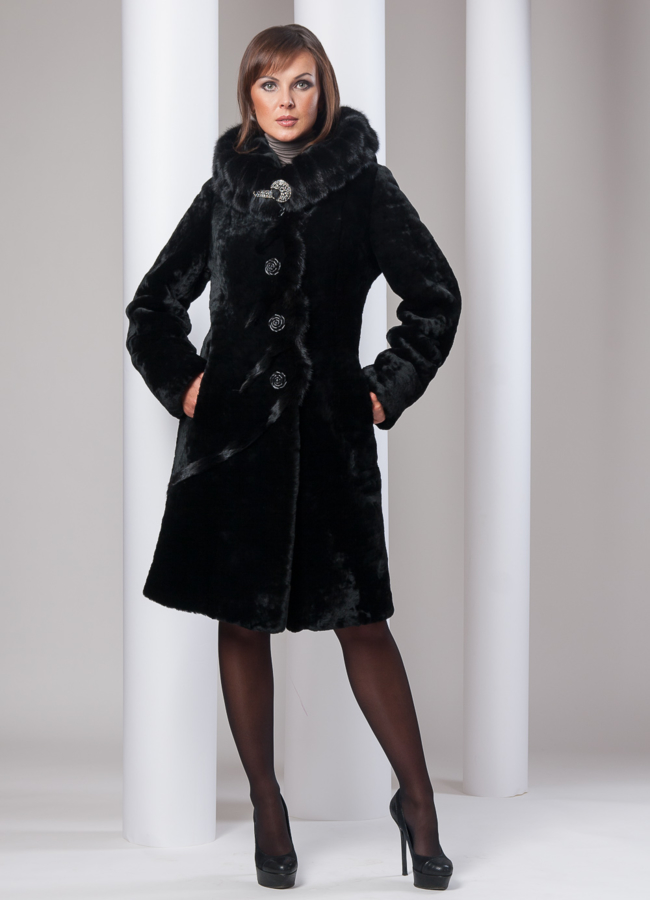 Шуба из мутона отделка норочка модель № S-53  меха малина