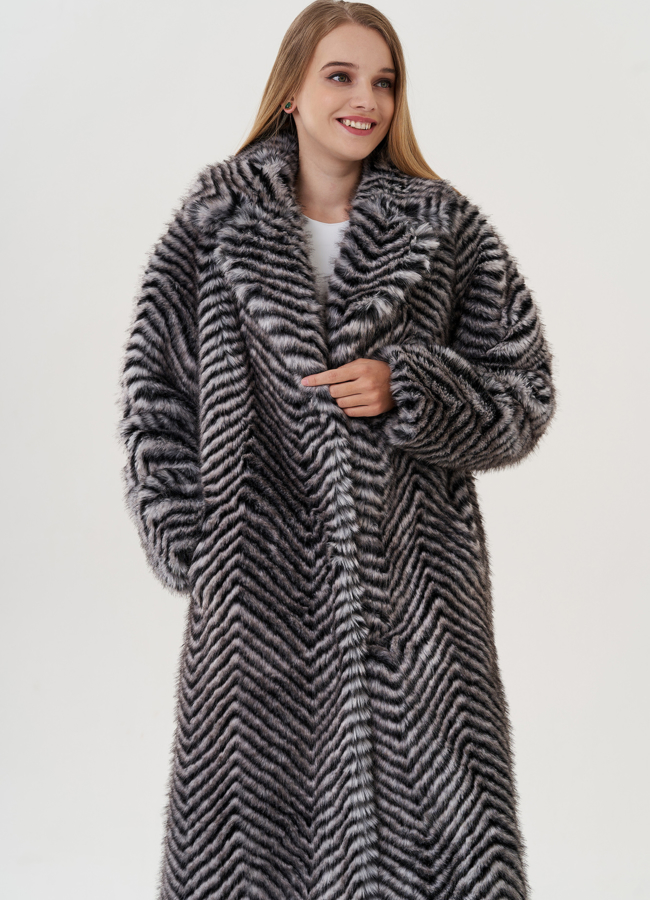 Длинное женское пальто из эко меха модель № 25686 универмаг малина