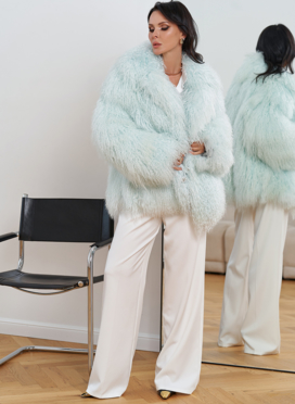 Женская шуба из меха ламы Женская шуба из меха ламы