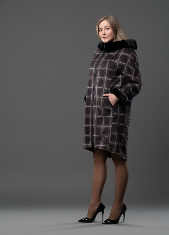 фото Дубленка из эко кожи коричневого цвета с натуральным мехом модель № 7771