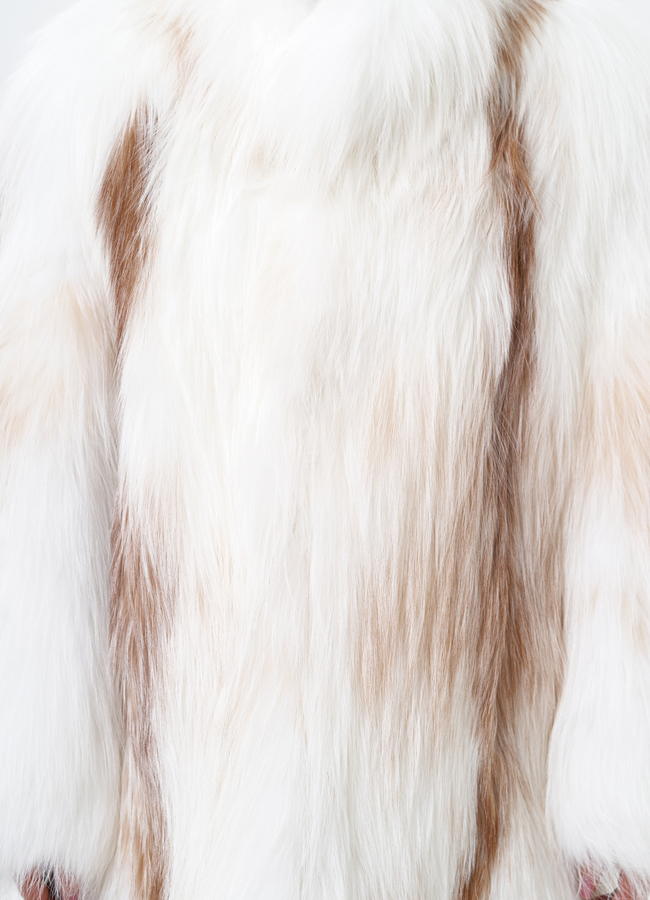 Белая шуба из лисы модель № 29481 универмаг малина